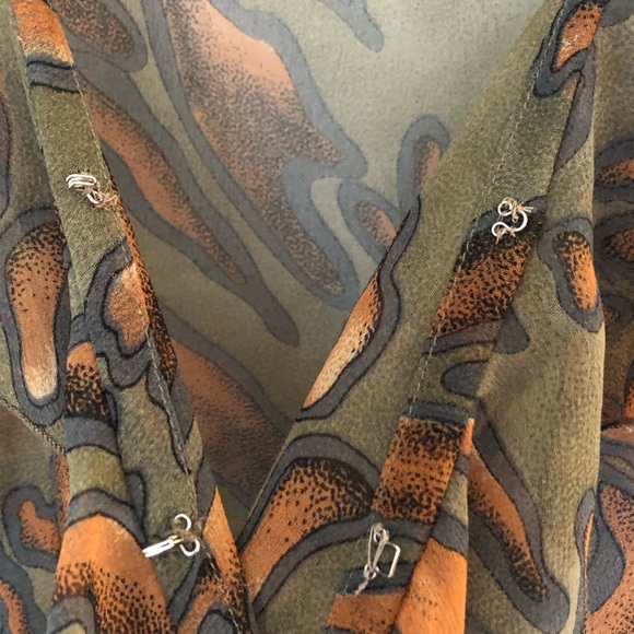 π«3 FOR 30π« Selene Sport Blouse - Picture 5 of 5